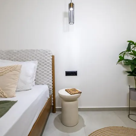 Kamara - 450m From The Beach, By Zantewize *