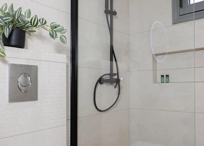 Kamara - 450m From The Beach, By Zantewize