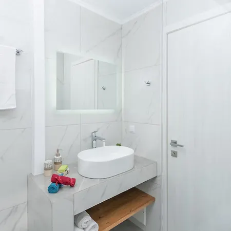 Kamara - 450m From The Beach, By Zantewize *