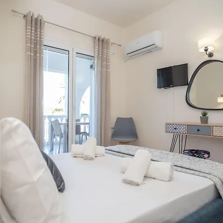 Kamara - 450m From The Beach, By Zantewize