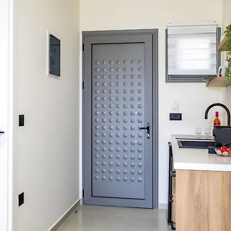 Kamara - 450m From The Beach, By Zantewize Appartement *